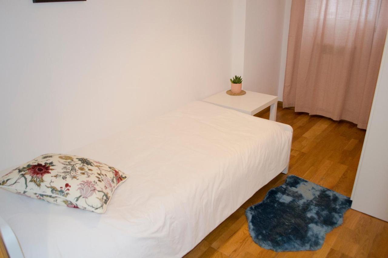 Apartamenticos Torrenueva I Zaragoza Exterior photo